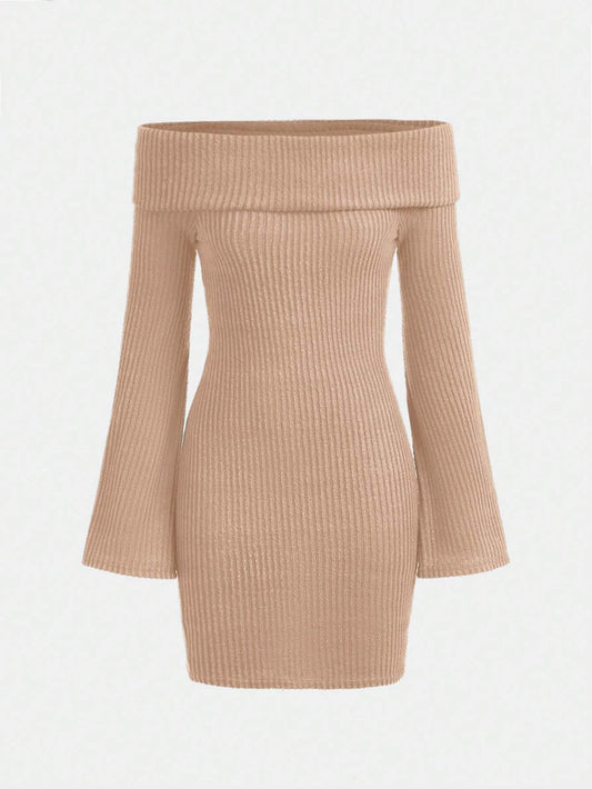Ribbed knit dress with trumpet sleeves, designed to be off-shoulder, for teenage girls.