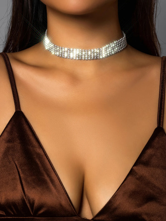 One-piece Stunning Hollow Out Diamond Choker Necklace for Women - Perfect for Festivals, Parties, and Street Fashion with a Hip Hop Style.