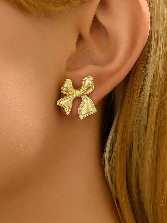 Pair of Elegant European and American Style Ribbon Bowknot Pearl Crystal Tassel Party Earrings for Women.