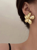 Pair of Exaggerated Metal Flower Stud Earrings