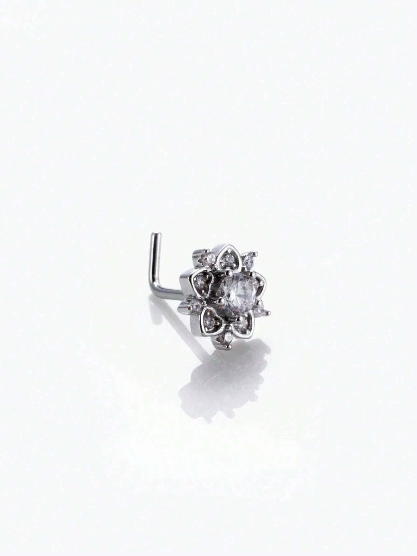 One Simple and Fashionable Nose Stud Shaped Like a Flower with Inlaid Diamond